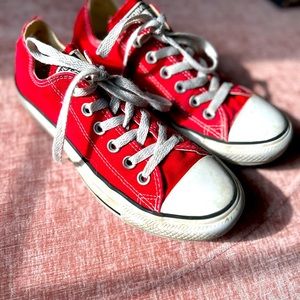 Red size 6.5 Converse All Star